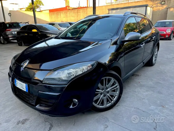 Renault Megane 2011 photo 2