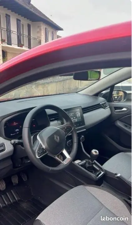 Renault Clio 2024 photo 3