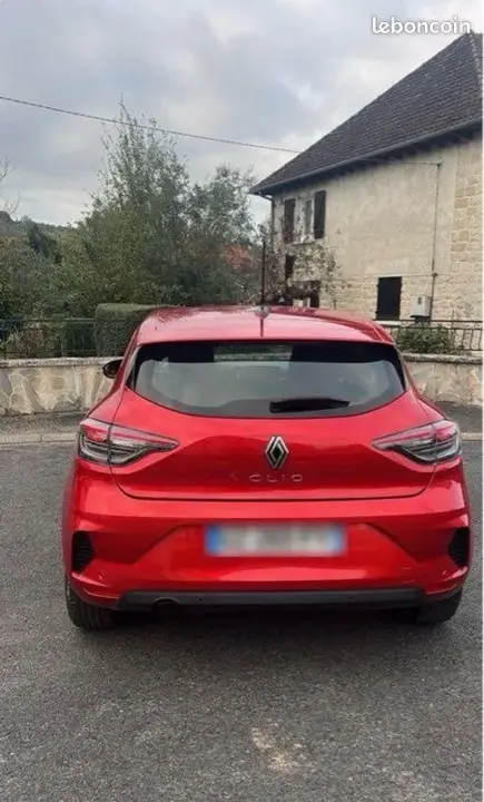 Renault Clio 2024 photo 2