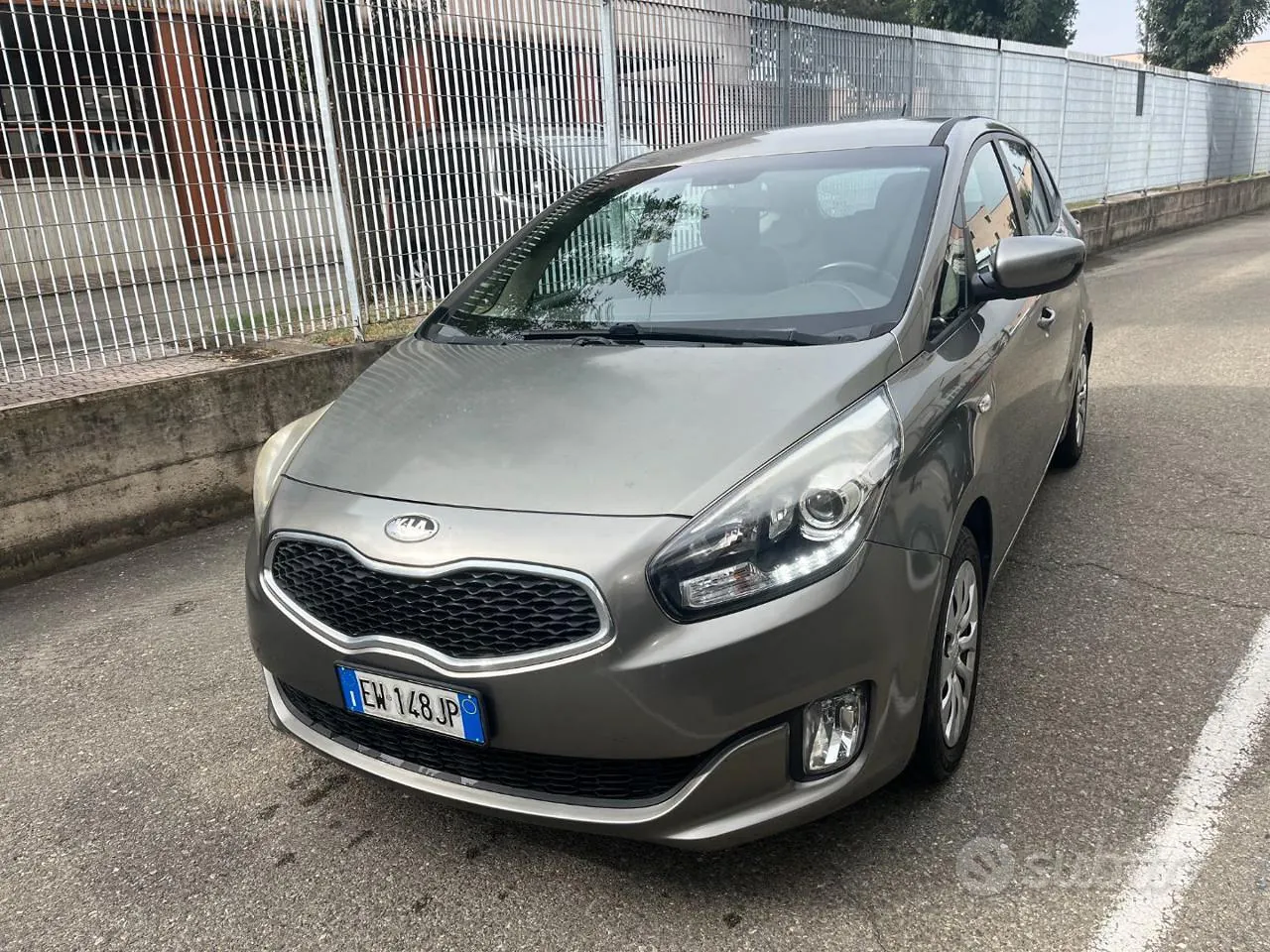 Kia Carens 2014 photo 2
