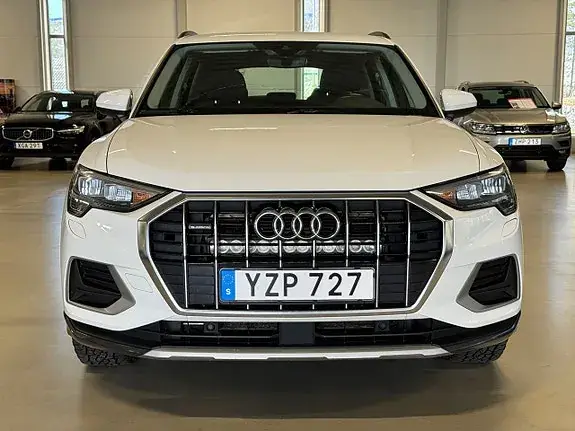 Audi Q3 2019 photo 2