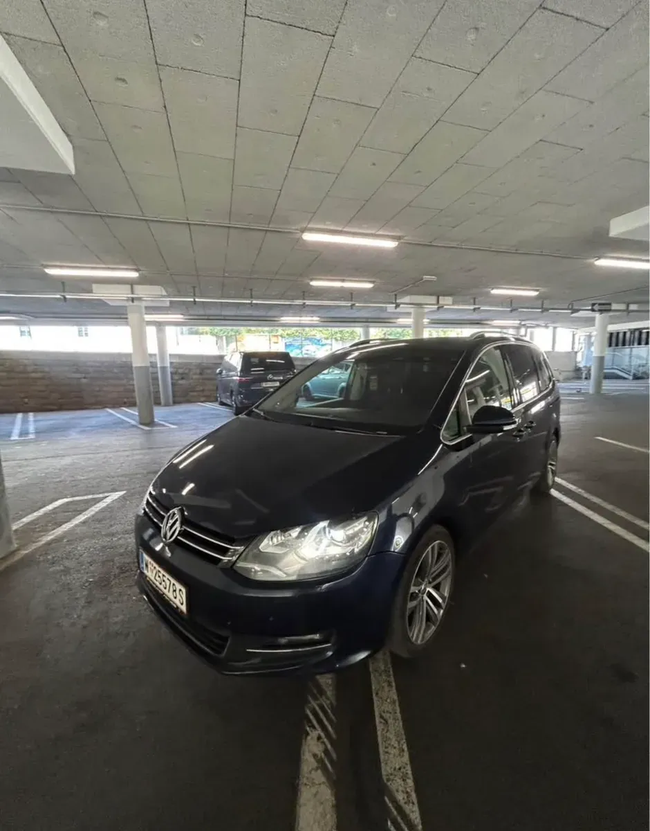 Volkswagen Sharan 2012 photo 2