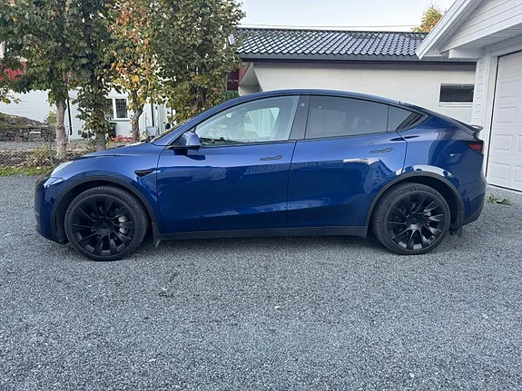 Tesla Model Y 2021 photo 2