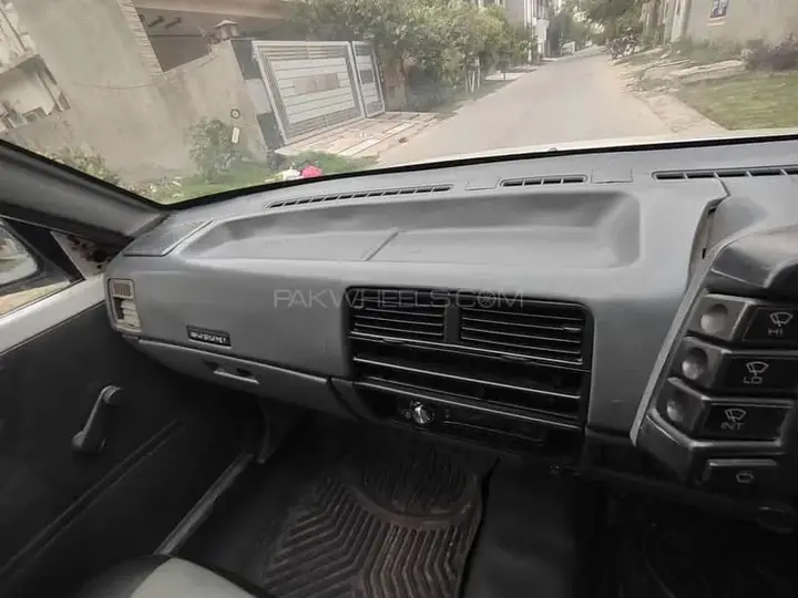 Suzuki Khyber