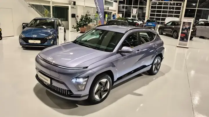 Hyundai Kona photo 2