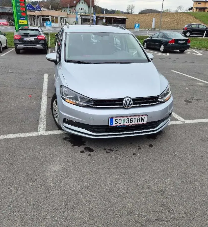 Volkswagen Touran 2018 photo 2