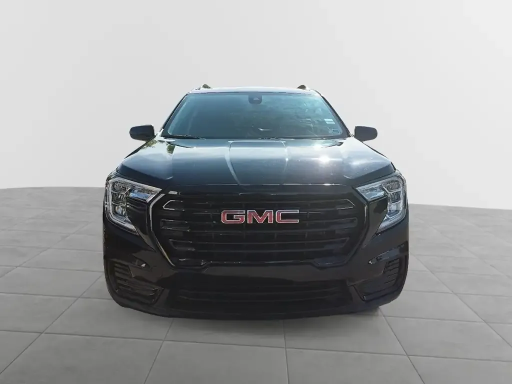 GMC Terrain 2024 photo 2