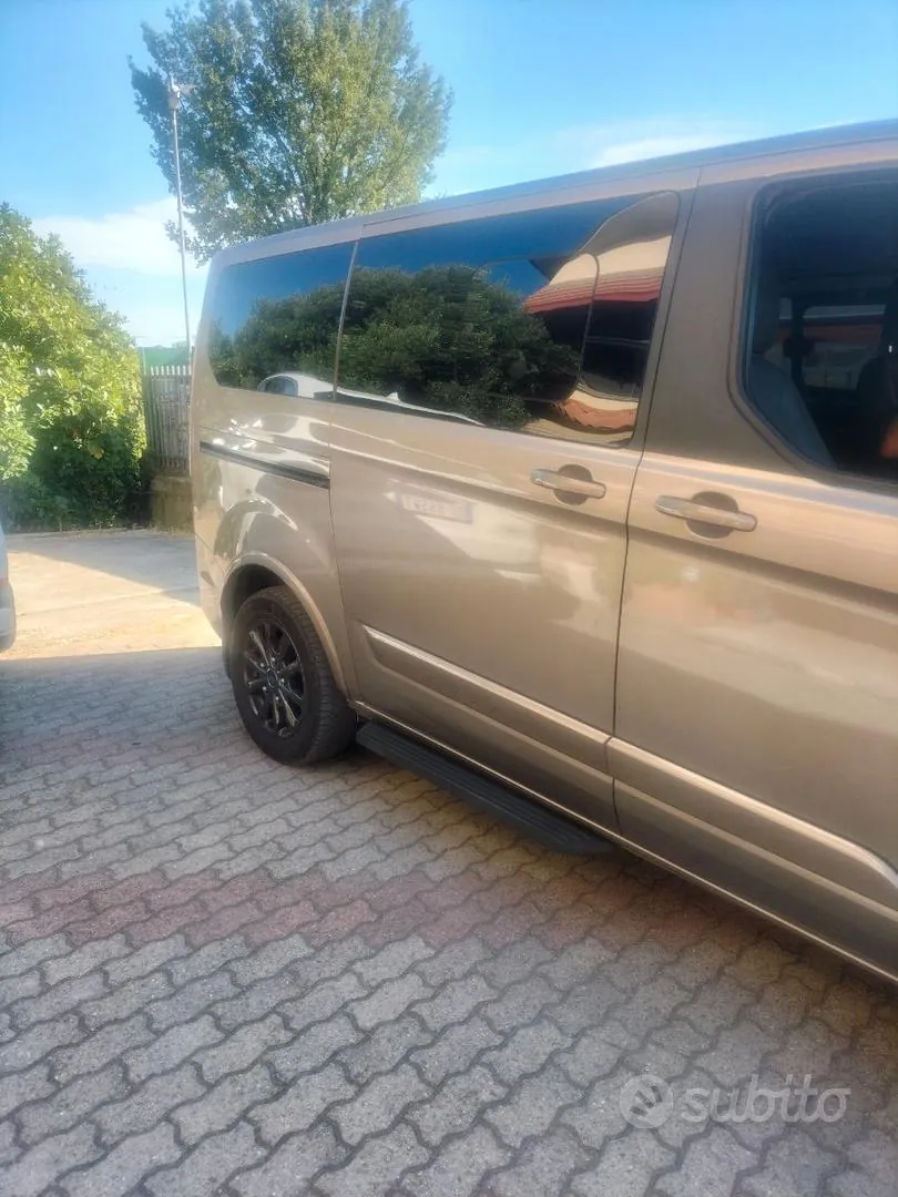 Ford Tourneo Custom 2019 photo 2