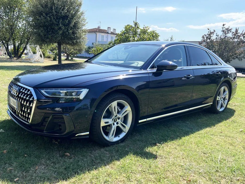 Audi A8 2022 photo 2