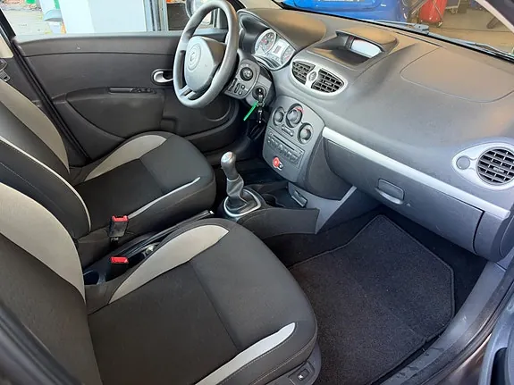 Renault Clio Iii 2011 photo 5