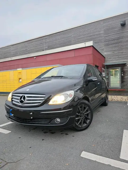 Mercedes-Benz B 200