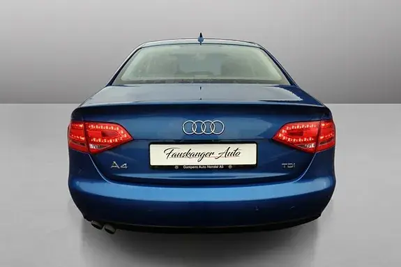 Audi A4 2011 photo 4