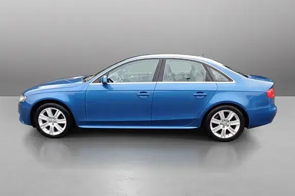 Audi A4 2011 photo 2