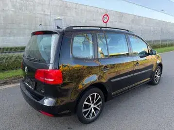 Volkswagen Touran 2011 photo 3