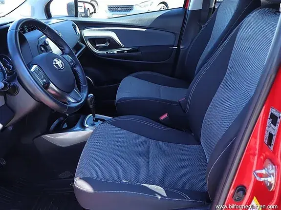 Toyota Yaris 2015 photo 5