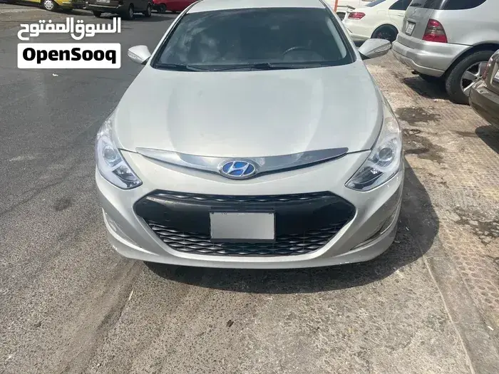 Hyundai Sonata 2012 photo 2