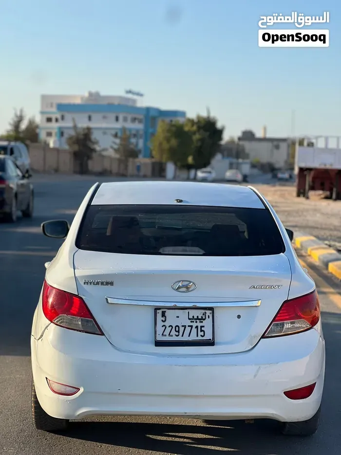 Hyundai Accent 2012 photo 4