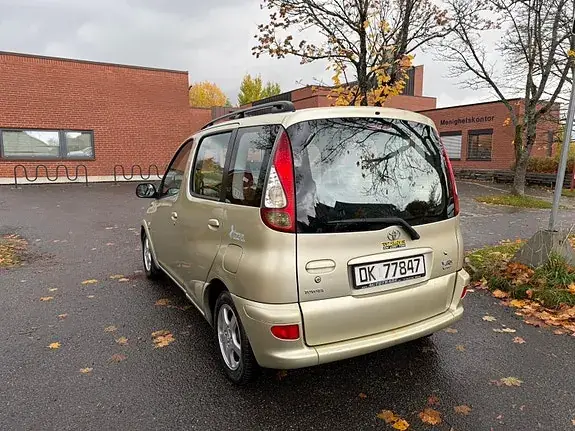 Toyota Yaris Verso 2004 photo 3