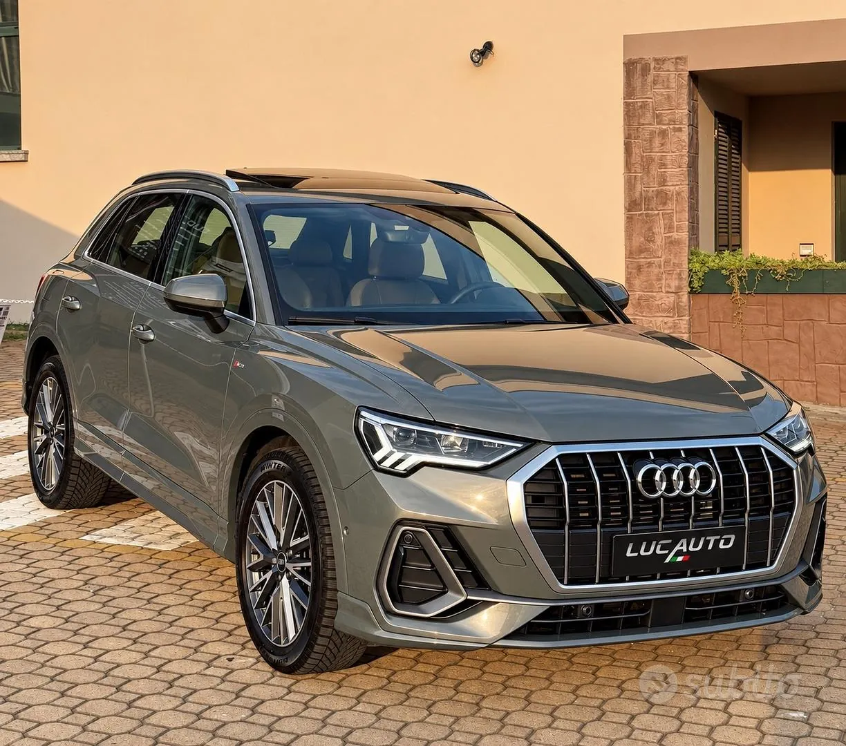 Audi Q3 2023 photo 2