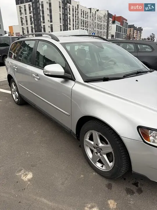 Volvo V50 2010 photo 5