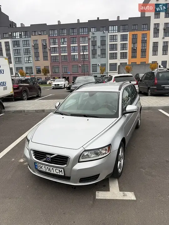 Volvo V50