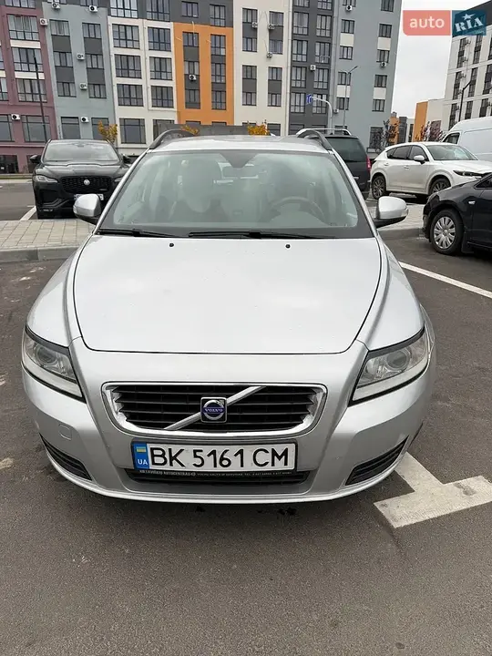 Volvo V50 2010 photo 3
