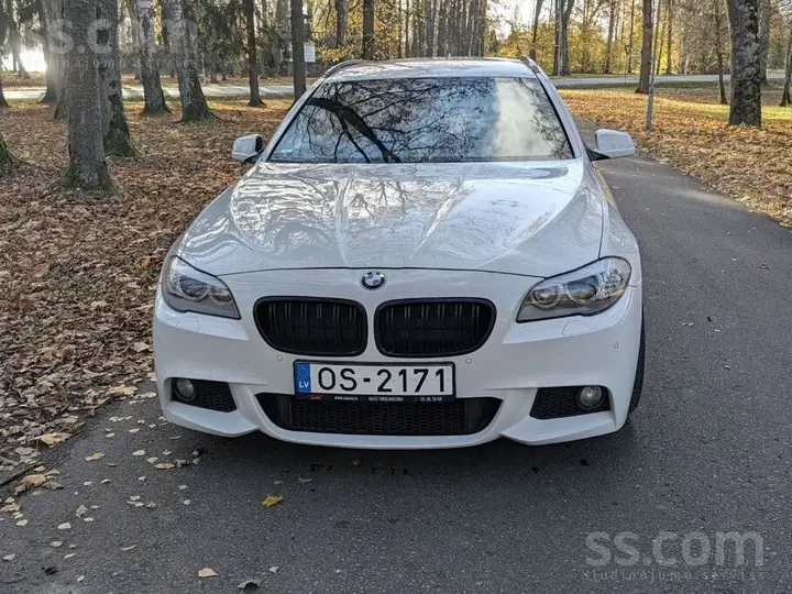 BMW 530 2012 photo 2