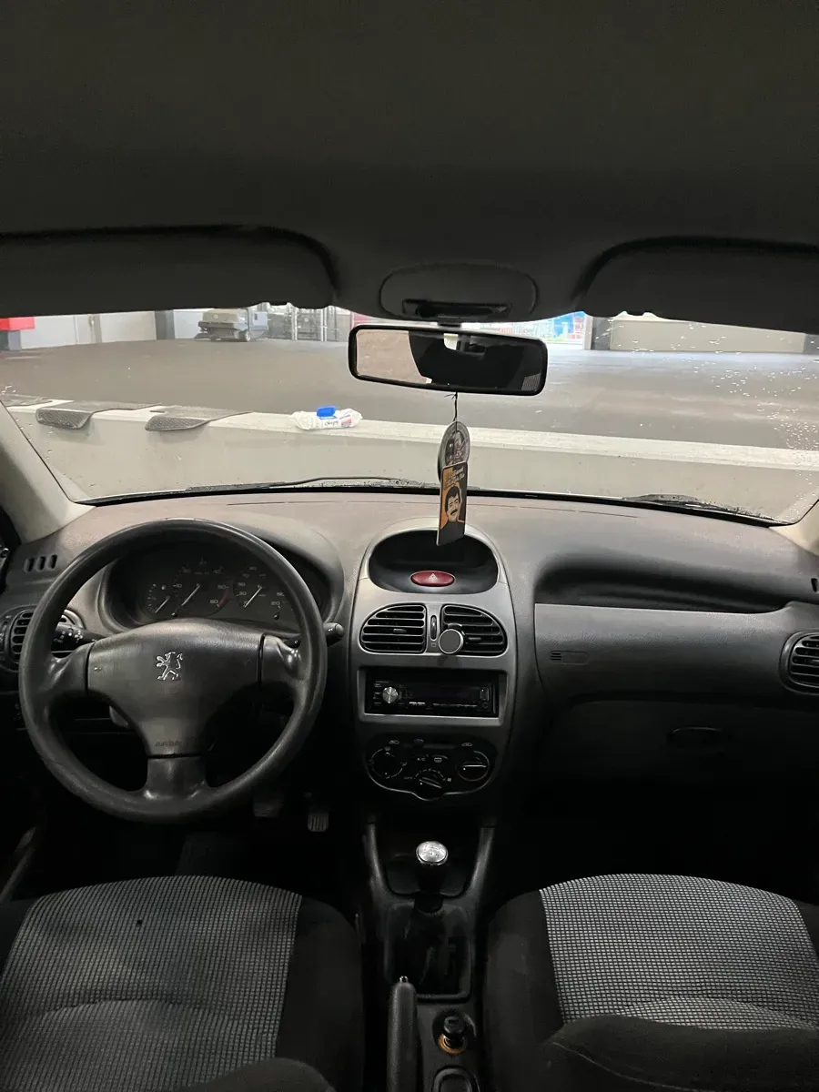 Peugeot 206 2003 photo 3