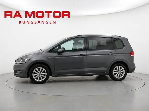 Volkswagen Touran 2017 photo 2