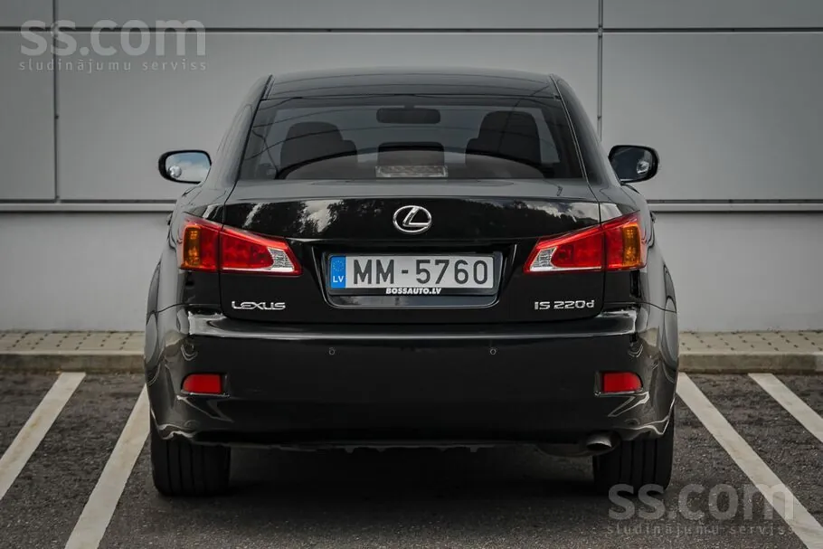 Lexus Is 2010 photo 5