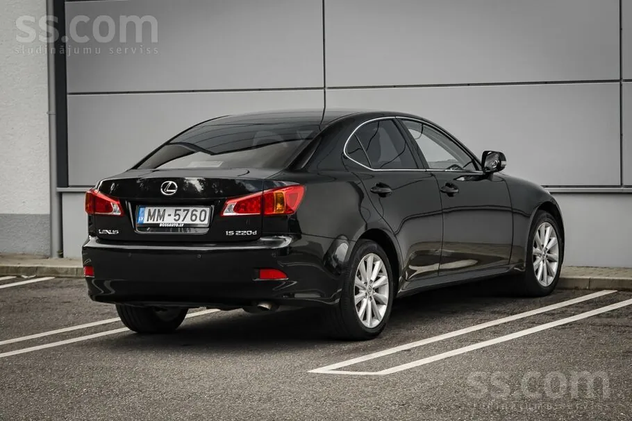 Lexus Is 2010 photo 4