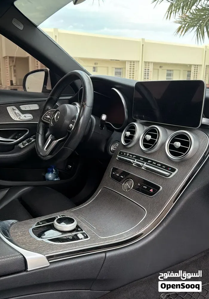 Mercedes-Benz C-Class 2019 photo 3