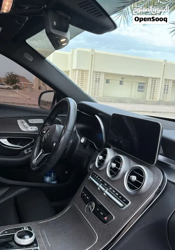 Mercedes-Benz C-Class 2019 photo 2