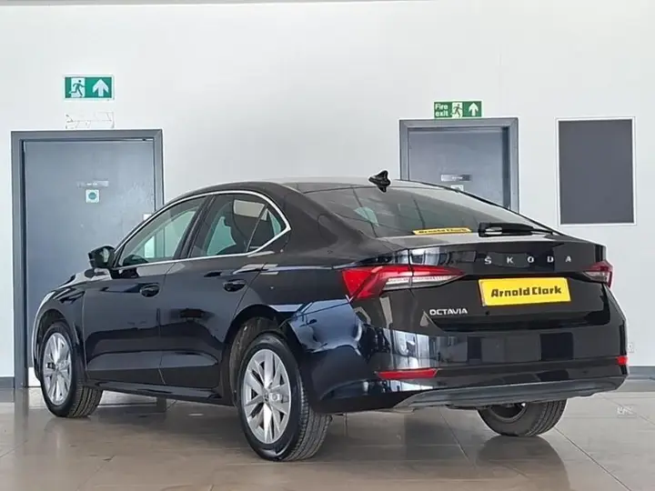 Skoda Octavia 2023 photo 2