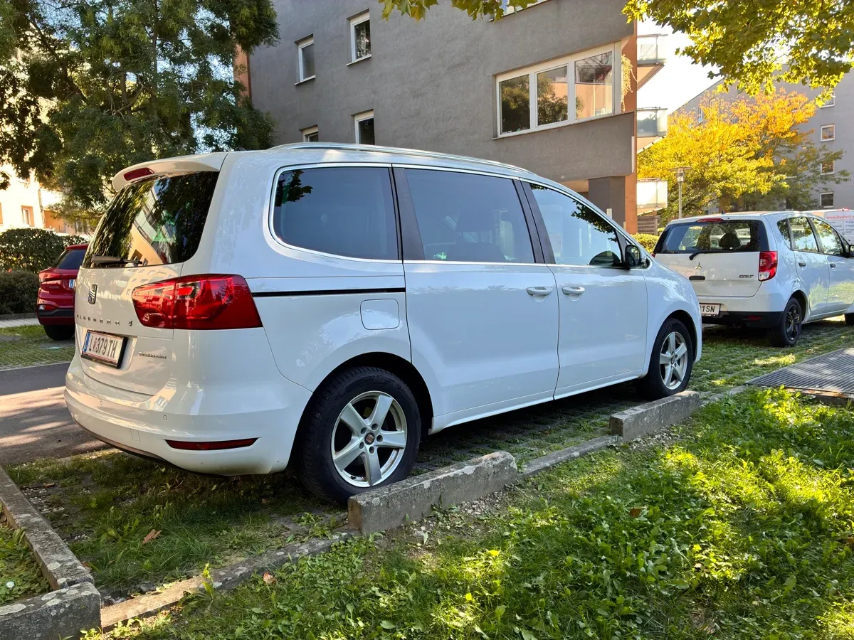 Seat Alhambra 2012 photo 2
