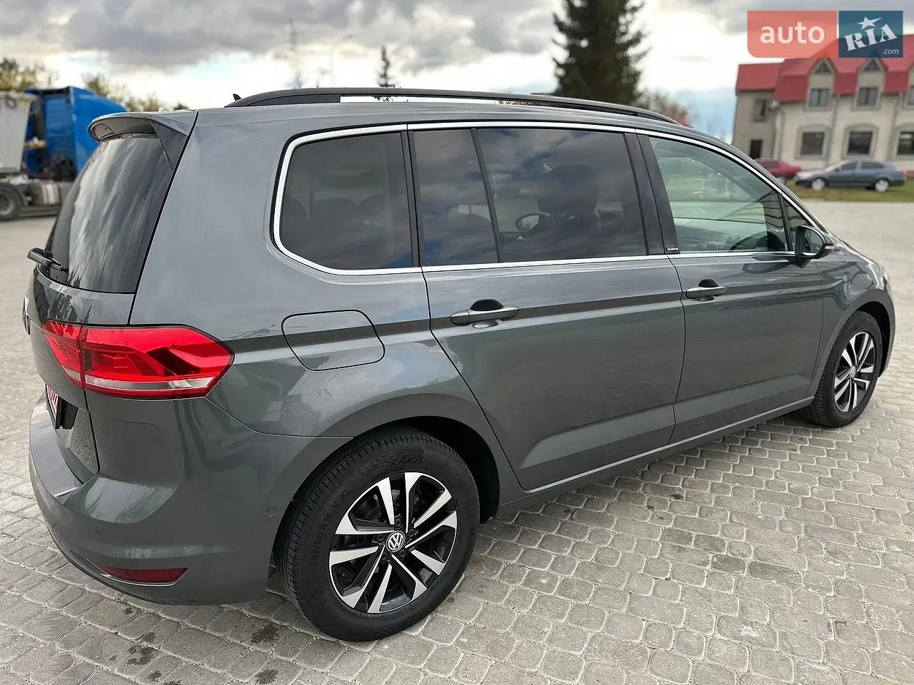 Volkswagen Touran 2019 photo 5