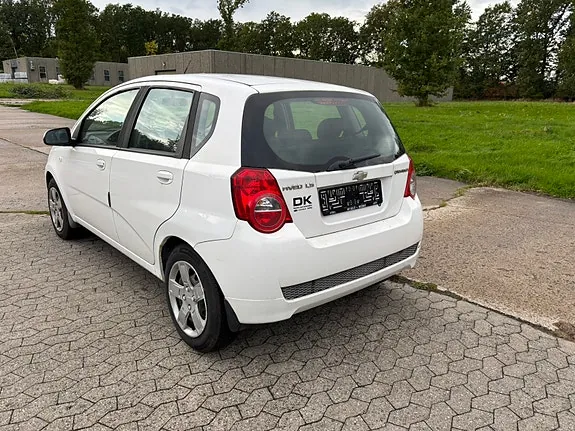 Chevrolet Aveo 2010 photo 4
