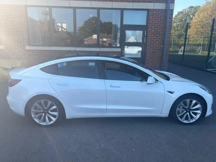 Tesla Model 3 2020 photo 5