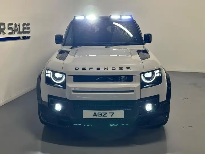Land Rover Defender 2026 photo 2