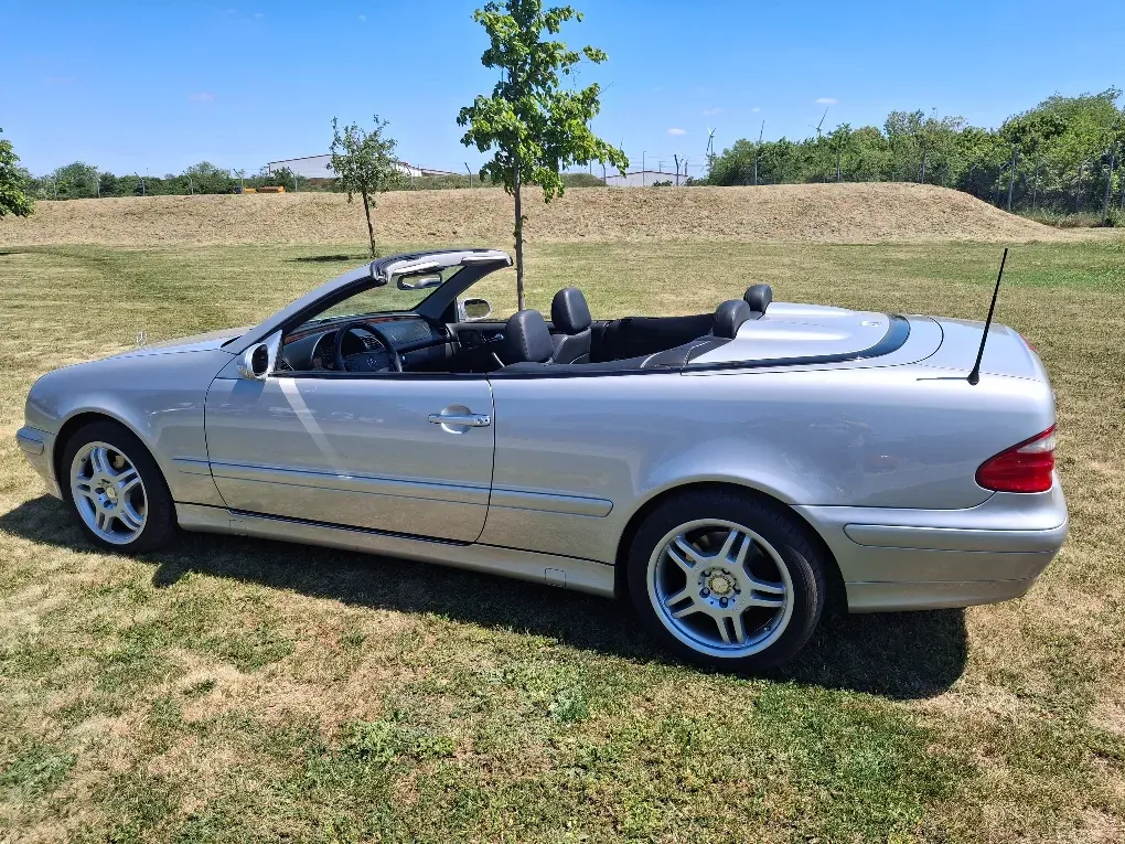 Mercedes-Benz Clk-Class 2001 photo 2