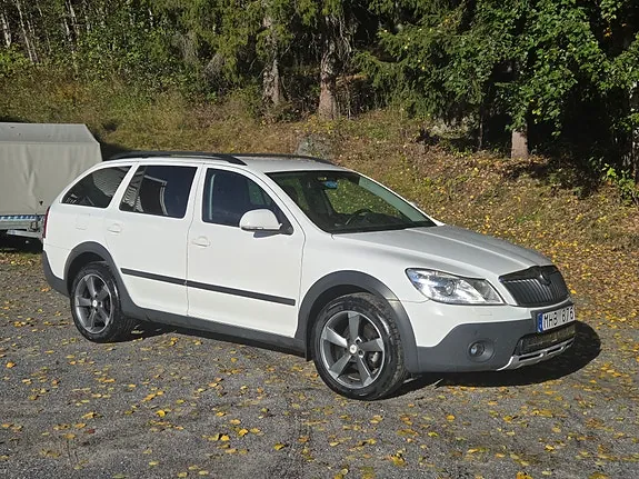 Skoda Octavia Scout 2012 photo 5