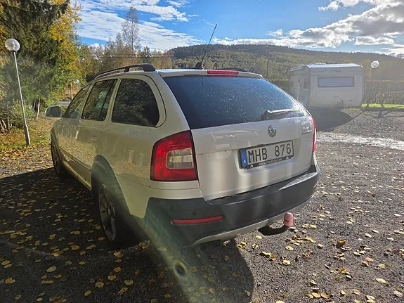 Skoda Octavia Scout 2012 photo 4
