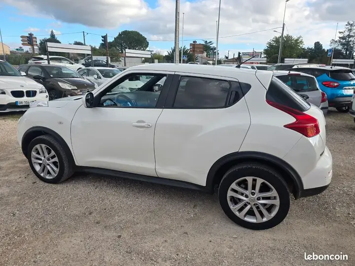 Nissan Juke 2011 photo 4