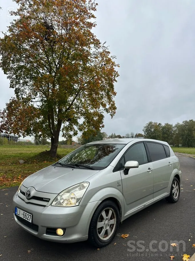 Toyota Corolla Verso 2004 photo 3