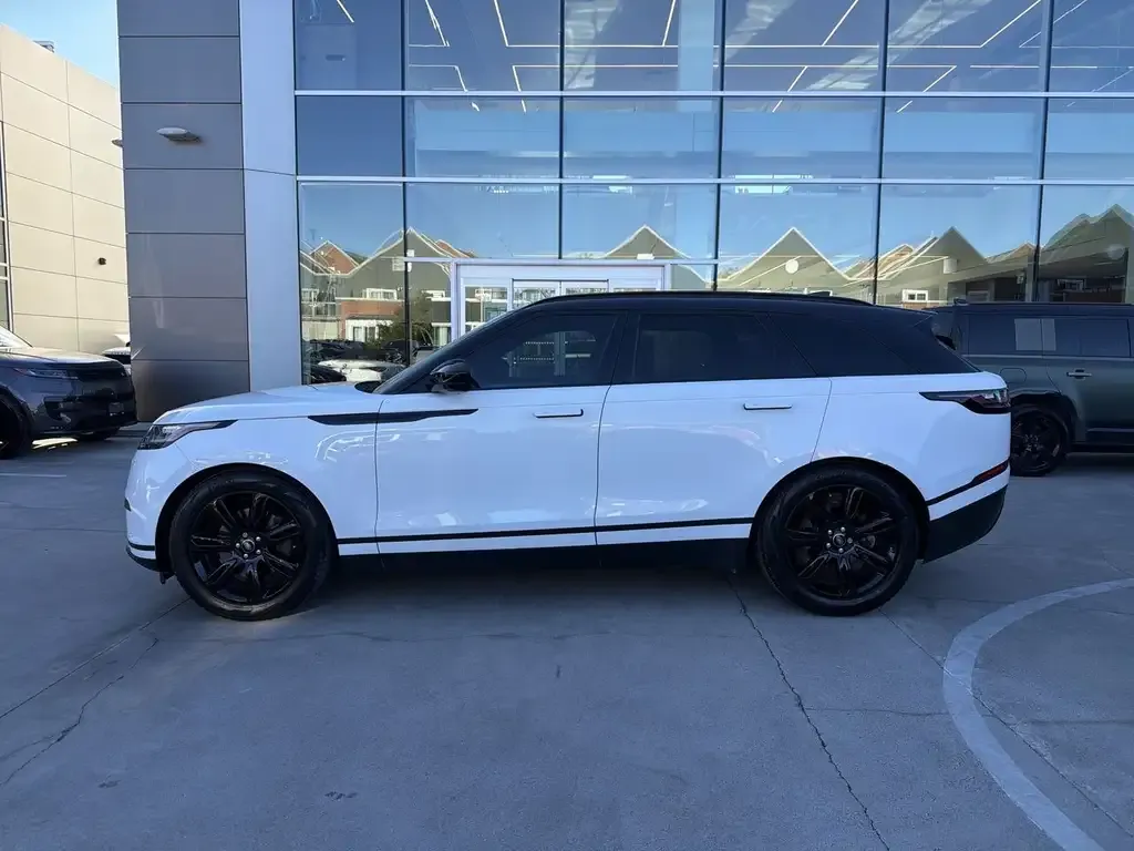 Land Rover Range Rover Velar 2023 photo 5