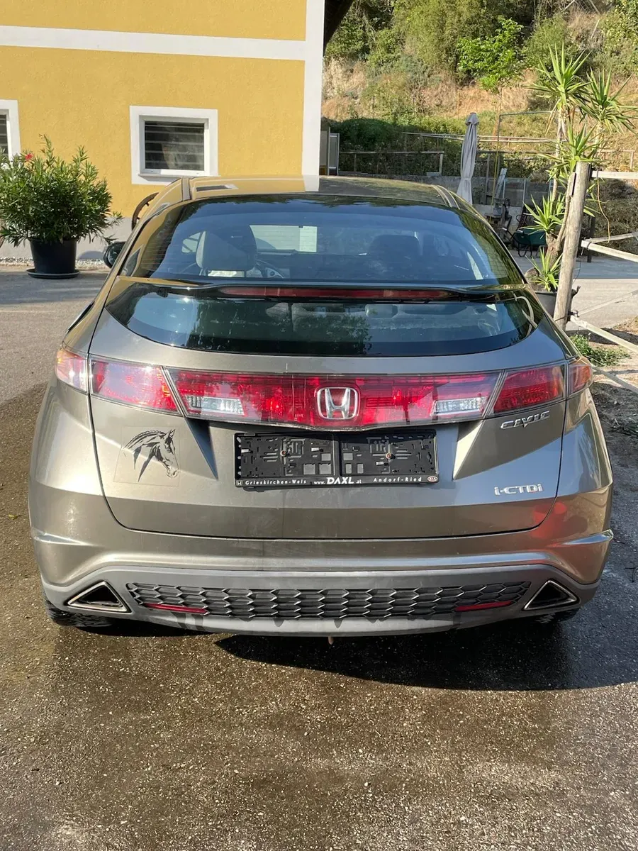 Honda Civic 2007 photo 2