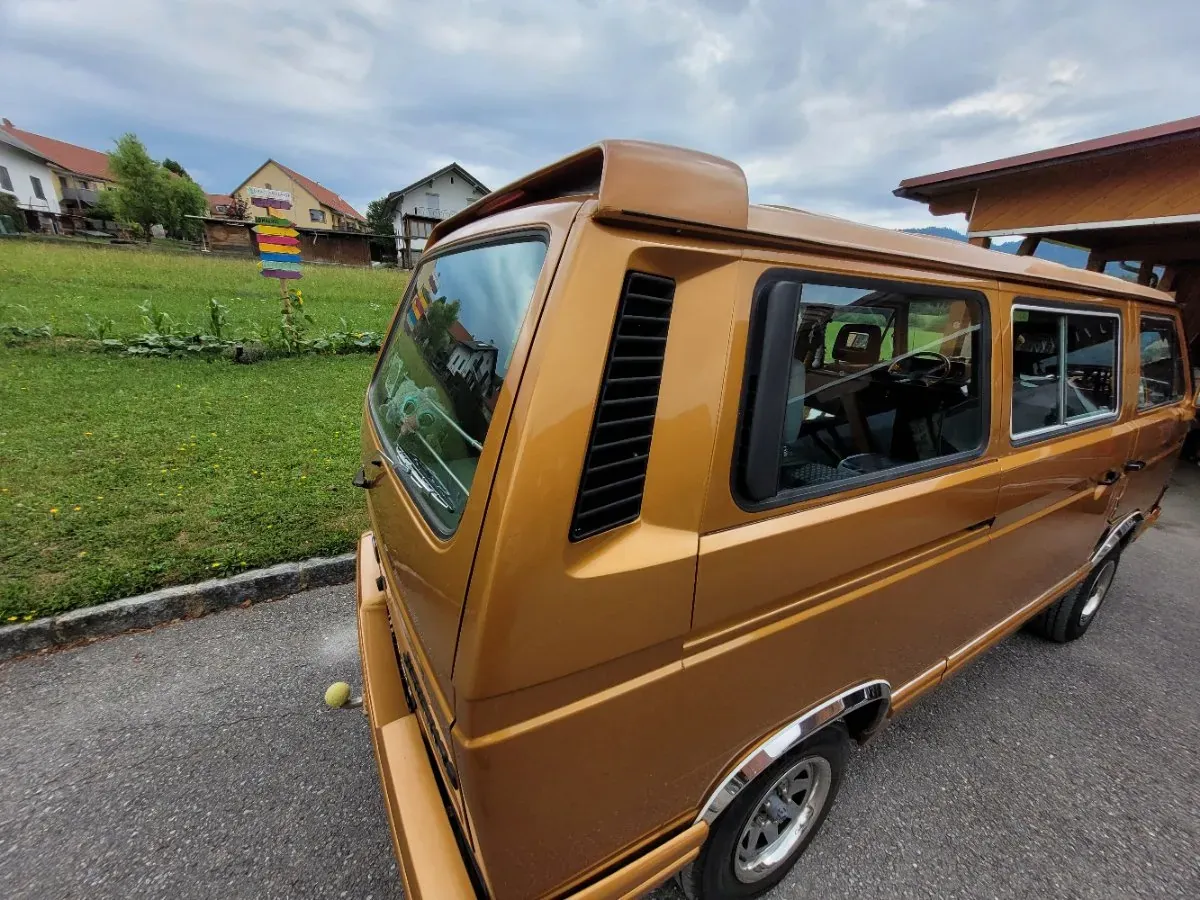 Volkswagen T3 1988 photo 2