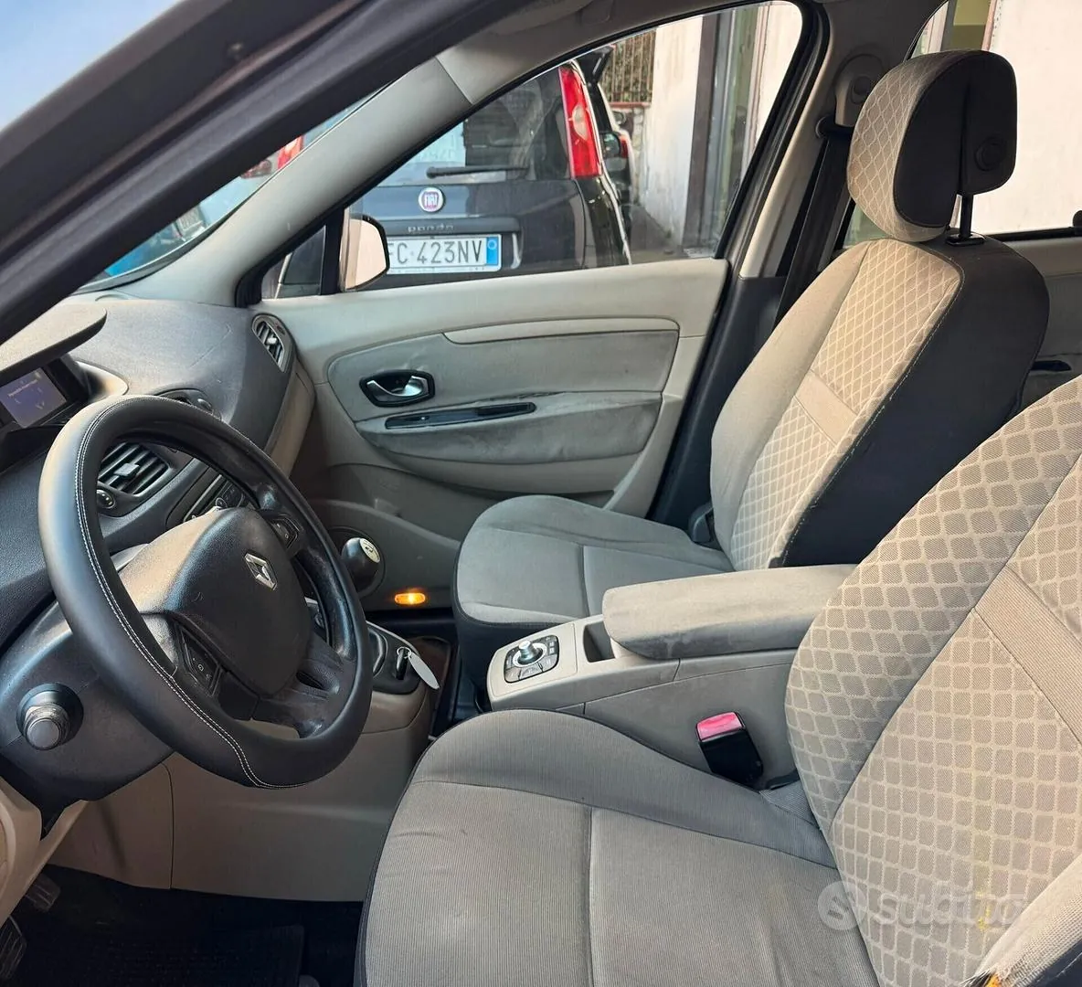 Renault Scenic 2010 photo 5