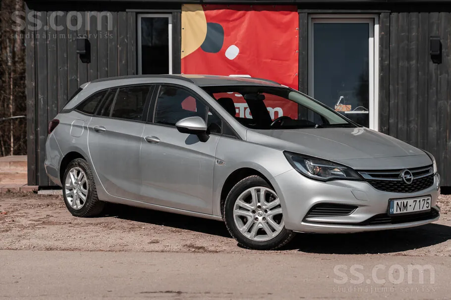 Opel Astra 2018 photo 2