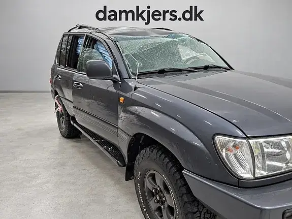 Toyota Land Cruiser 2005 photo 2